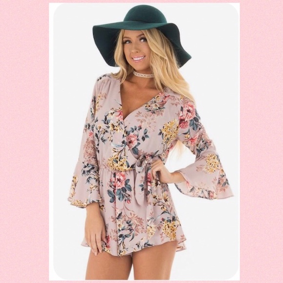 She and Sky Dresses & Skirts - Mauve Floral Bell Sleeve Romper W/Side Bow (L) NWT